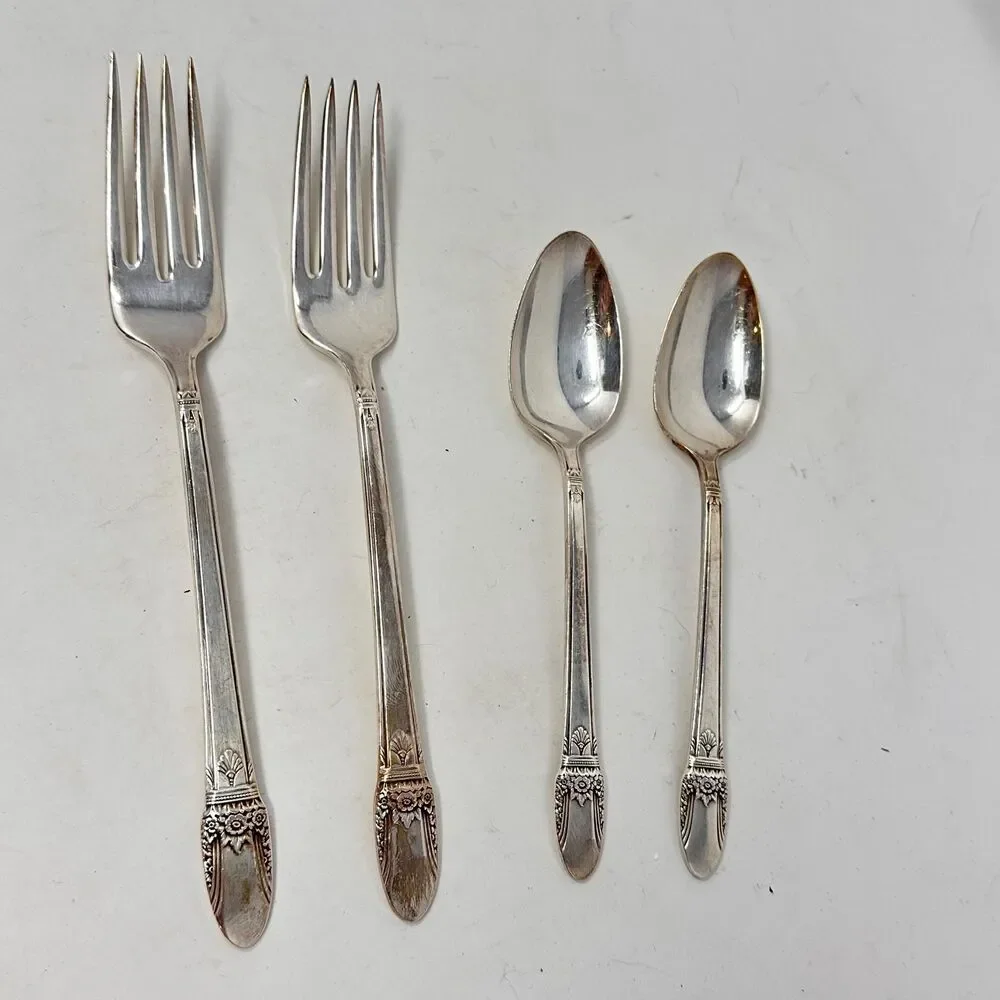 1847 Rogers Bros First Love Silverplate Flatware 2 Dinner Forks 2 Teaspoons 1937